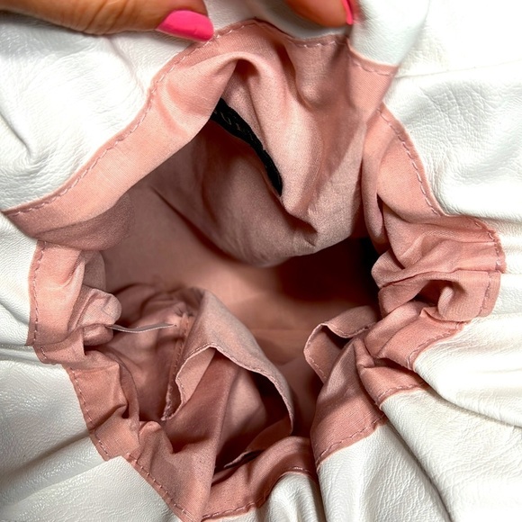 Bueno Hobo Straw Shoulder Bag - Picture 10 of 14